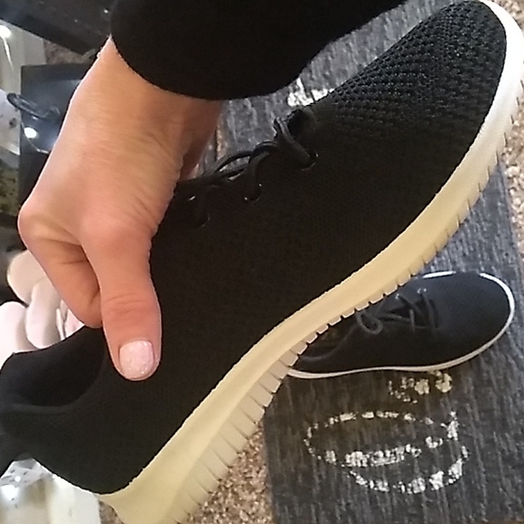 Pro Player Shoes 👟 - Picture 2 of 3